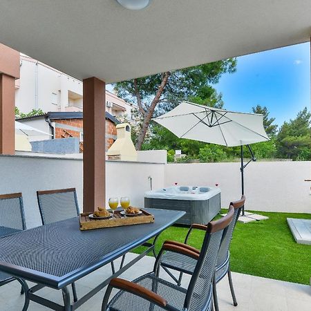 Cascada Villas With Private Jacuzzi And Private Parking Starigrad Paklenica Exterior photo
