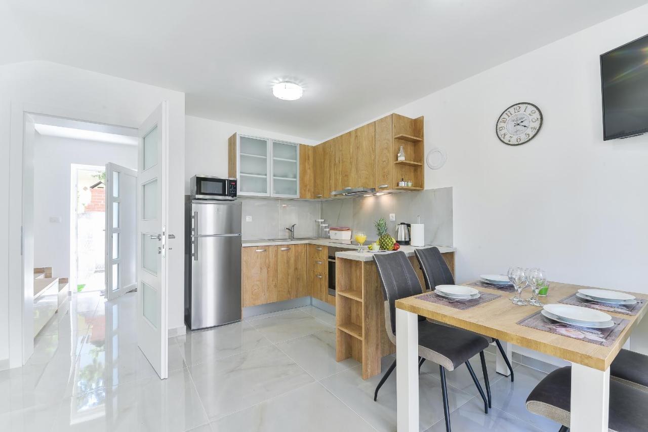 Cascada Villas With Private Jacuzzi And Private Parking Starigrad Paklenica Exterior photo