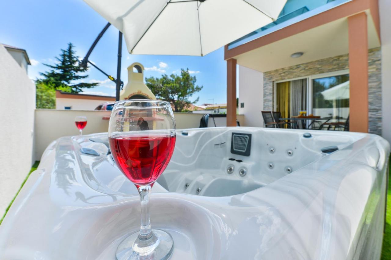 Cascada Villas With Private Jacuzzi And Private Parking Starigrad Paklenica Exterior photo