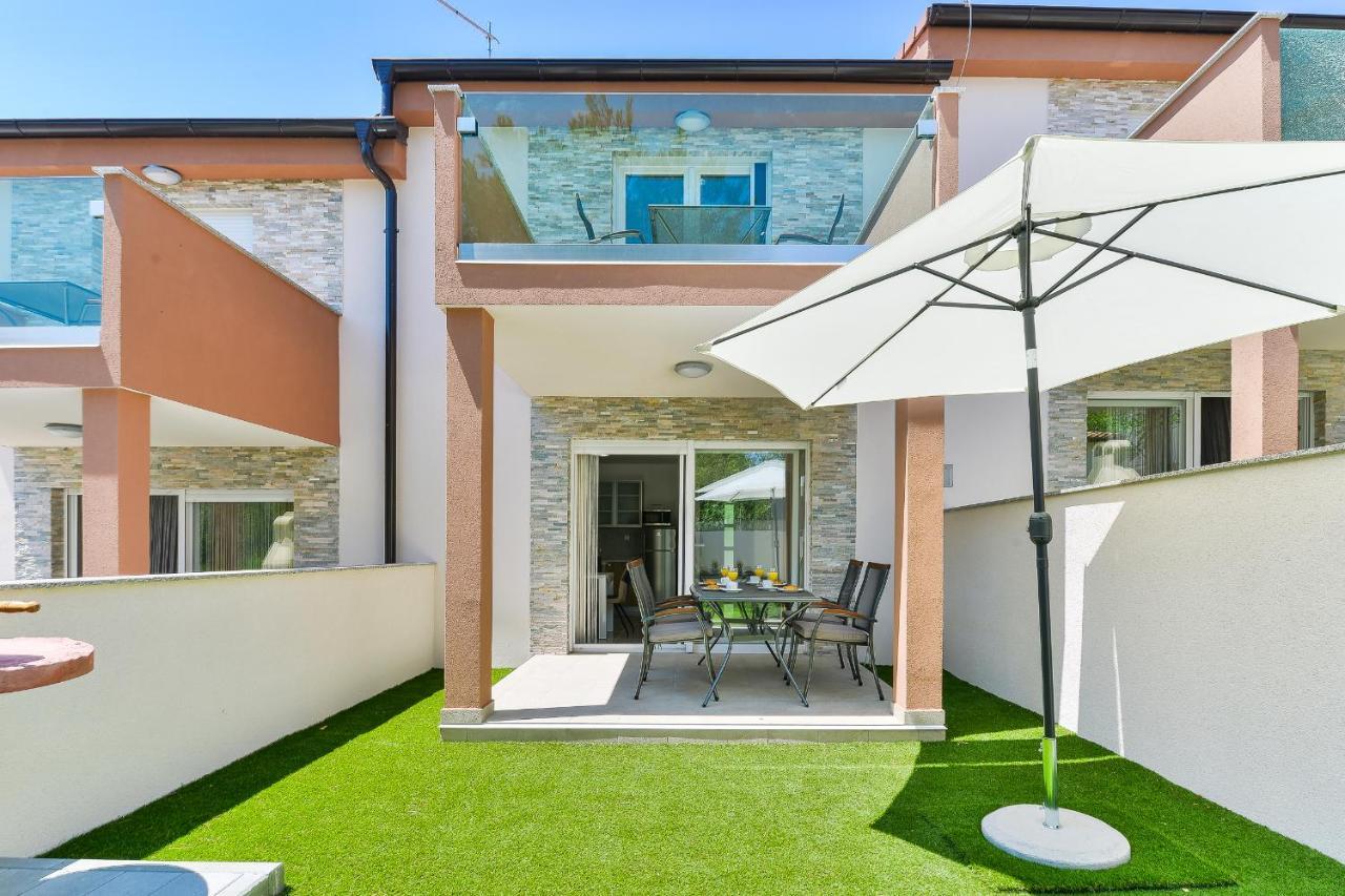 Cascada Villas With Private Jacuzzi And Private Parking Starigrad Paklenica Exterior photo