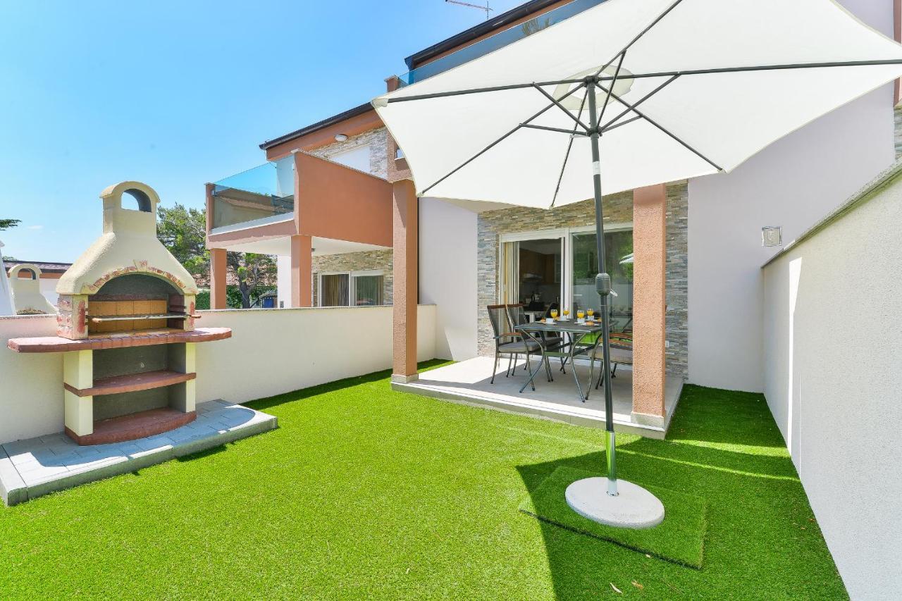 Cascada Villas With Private Jacuzzi And Private Parking Starigrad Paklenica Exterior photo
