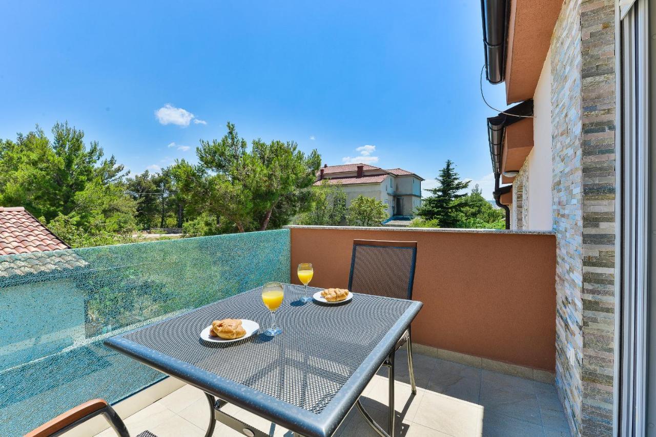Cascada Villas With Private Jacuzzi And Private Parking Starigrad Paklenica Exterior photo