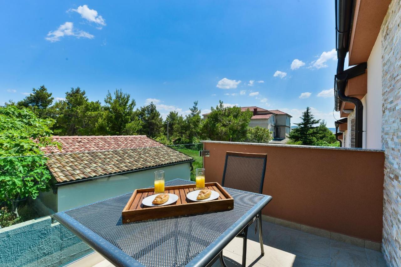 Cascada Villas With Private Jacuzzi And Private Parking Starigrad Paklenica Exterior photo