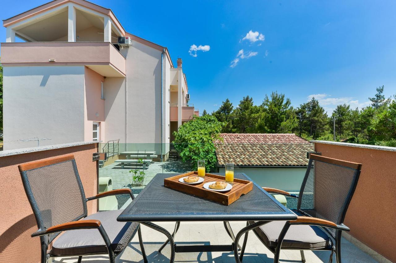 Cascada Villas With Private Jacuzzi And Private Parking Starigrad Paklenica Exterior photo