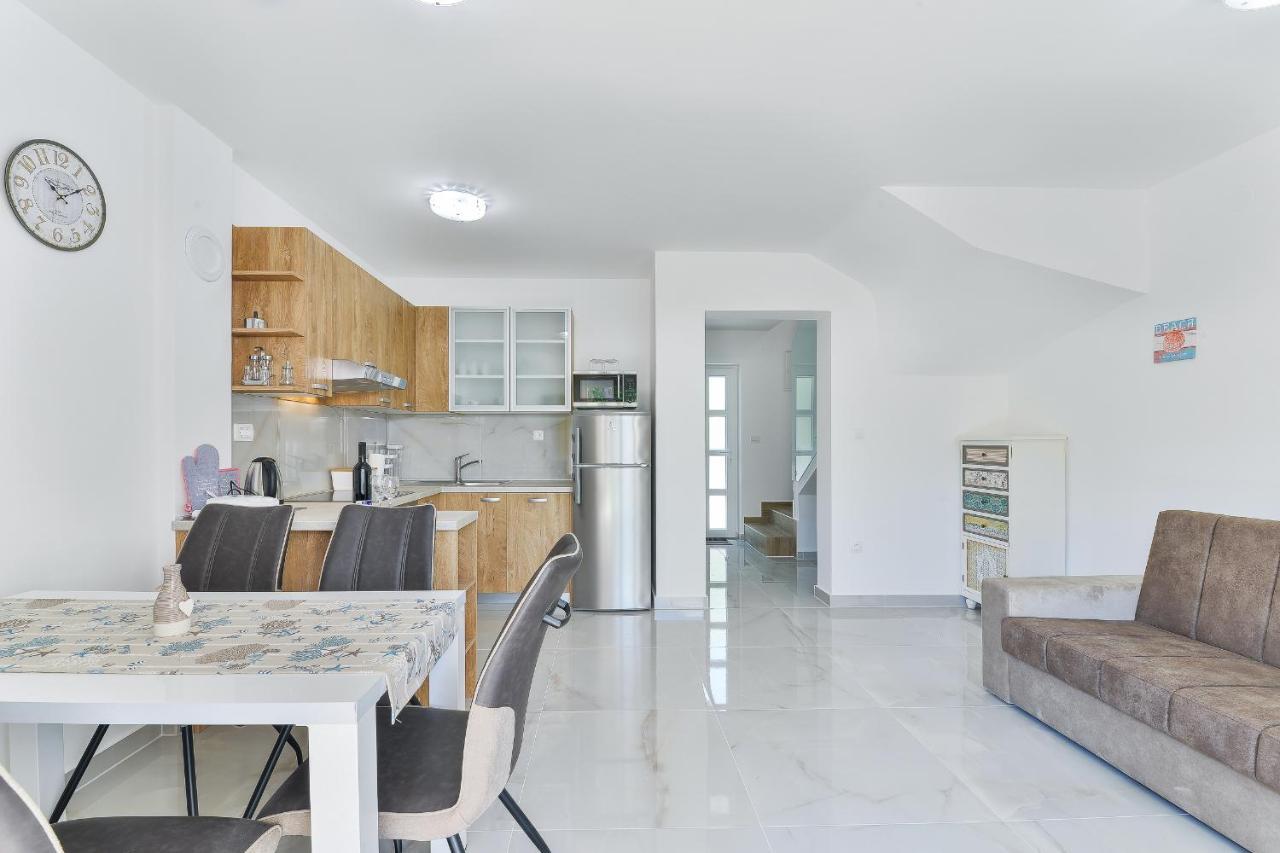 Cascada Villas With Private Jacuzzi And Private Parking Starigrad Paklenica Exterior photo